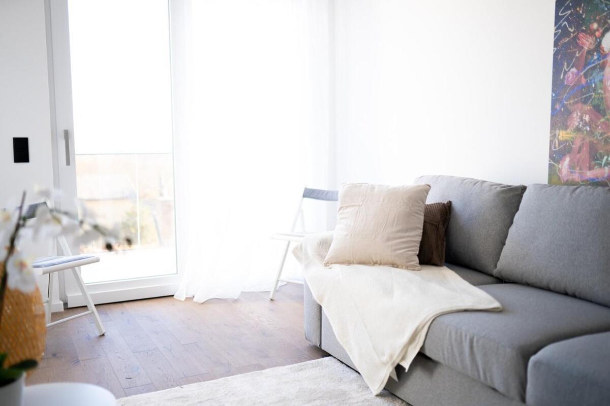 Apartment W Design With Balcony & Free Parking