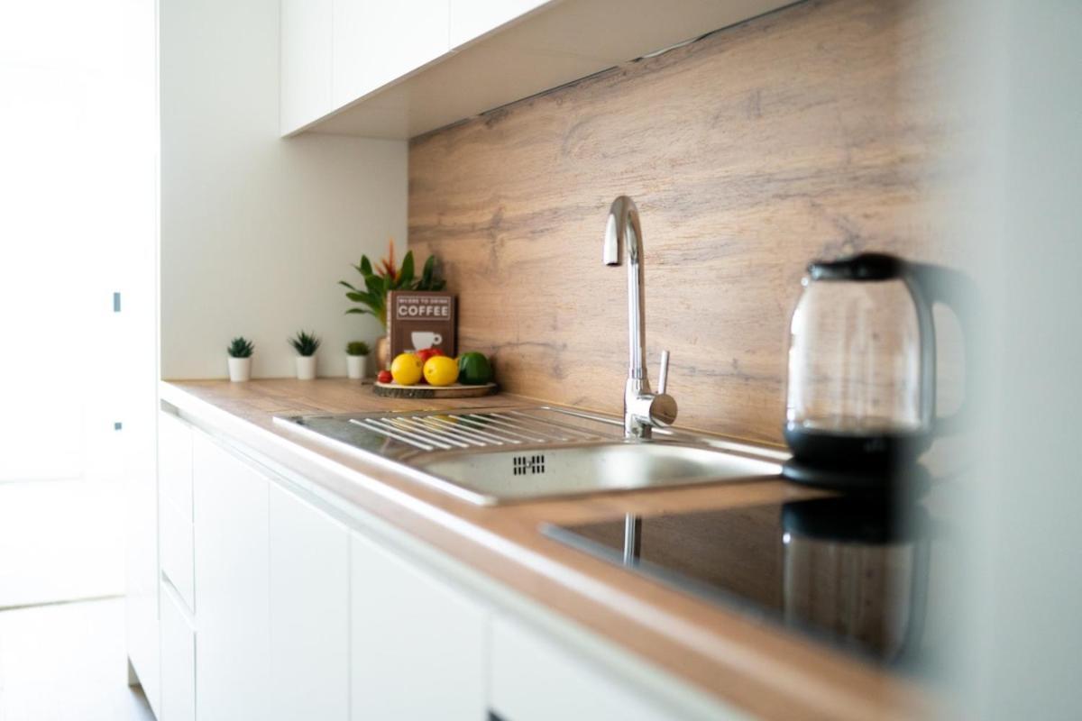 W Design With Balcony & Free Parking Apartment